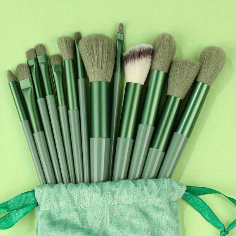 Soft and Fluffy Makeup Brush Set