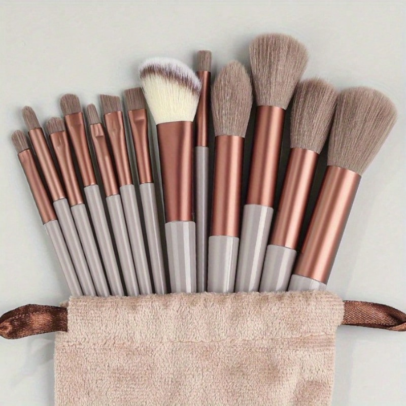 Soft and Fluffy Makeup Brush Set