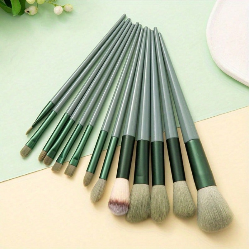 Soft and Fluffy Makeup Brush Set
